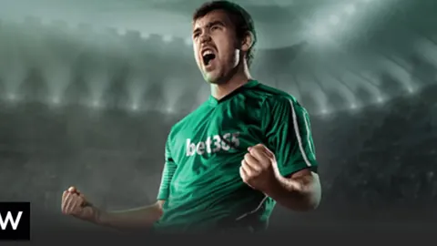 “曼城0-0战平南安普顿，斯特林疑似绝杀被判越位进球无效”